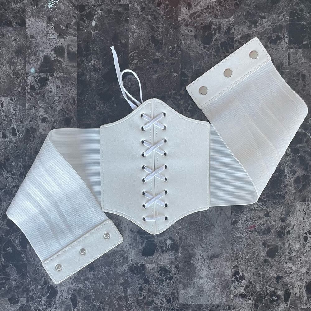 White corset 🤍
